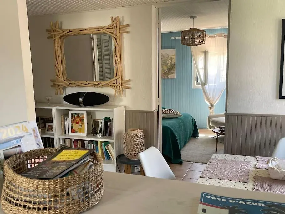 Au Bord Du Ciel Magnifique Appartement A Bandol 0*,  Francia